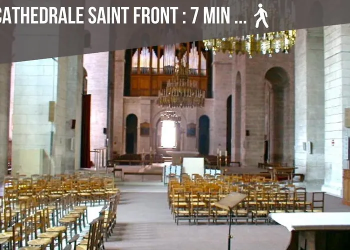 Perigueux S\'Habille En Noir Et Blanc