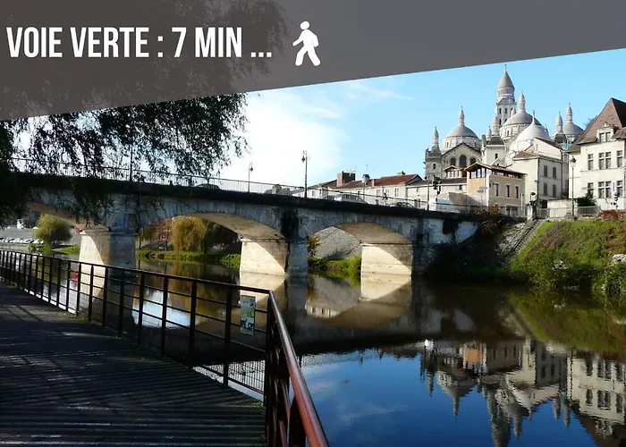Perigueux S\'Habille En Noir Et Blanc