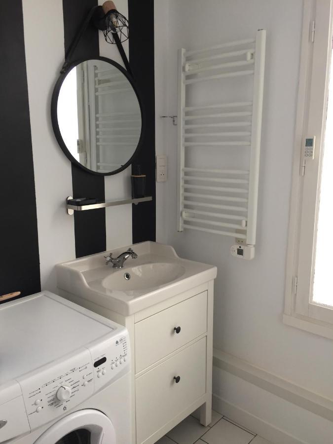 Apartment S'habille En Noir Et Blanc